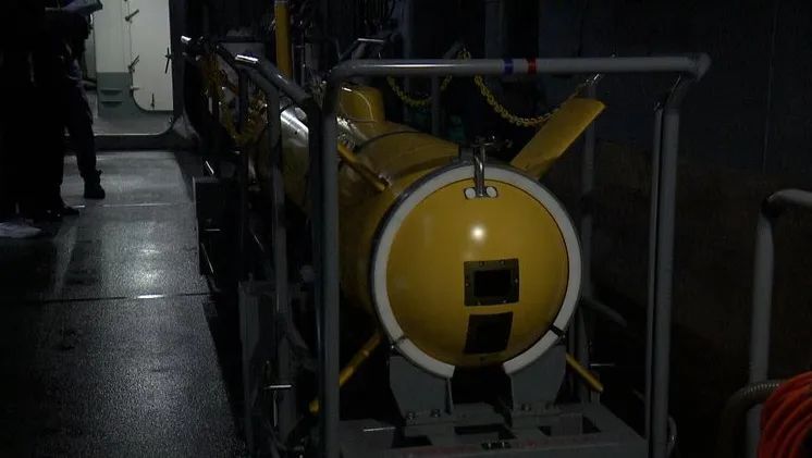 日本海自新护，环形CIC屏幕竟是投影仪？