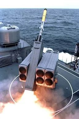 美国海军艰难的垂发之路