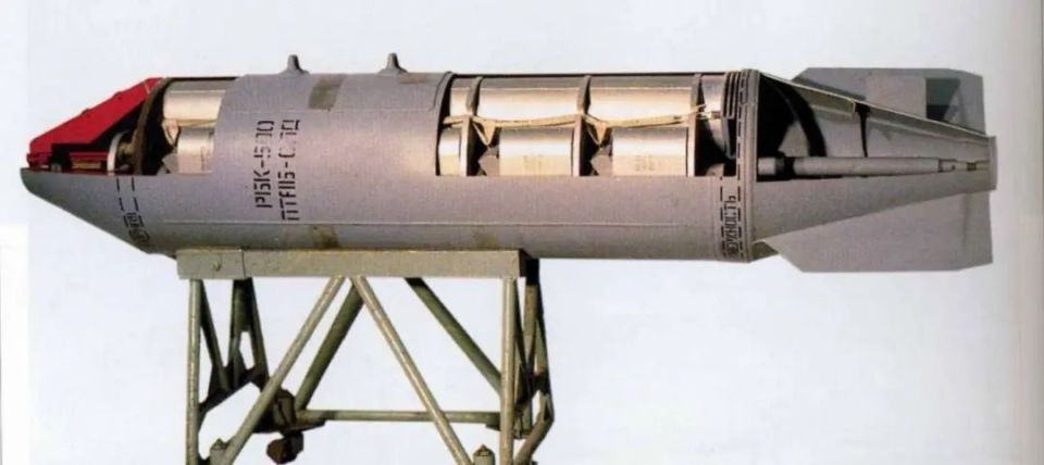 俄罗斯SPBE自寻的战斗部子弹药