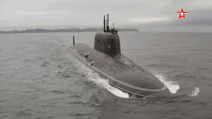 俄巨型核潜下水 与中国潜艇差距明显?