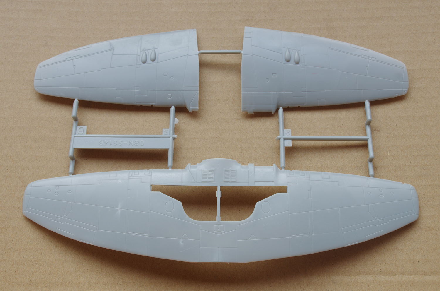 【板件评测】正德福 1/48 海怒战斗机 SEA FURY Kitech 08M-3314H 拼装飞机模型