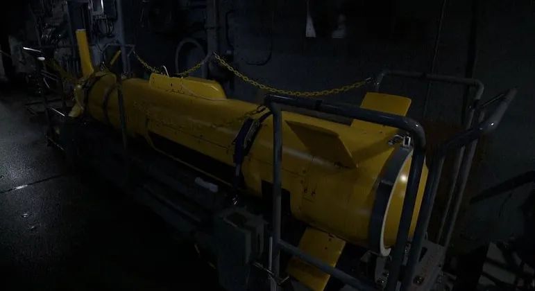 日本海自新护，环形CIC屏幕竟是投影仪？