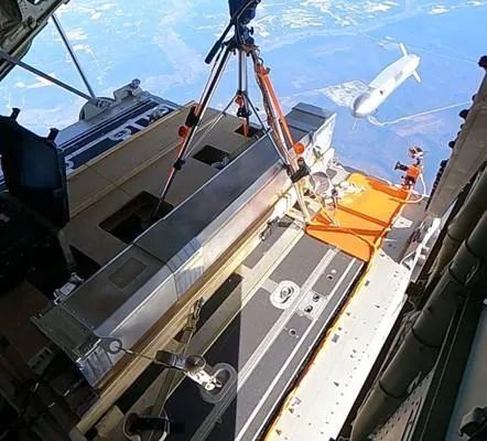 美国黑箭廉价巡航导弹 完成制导飞行测试