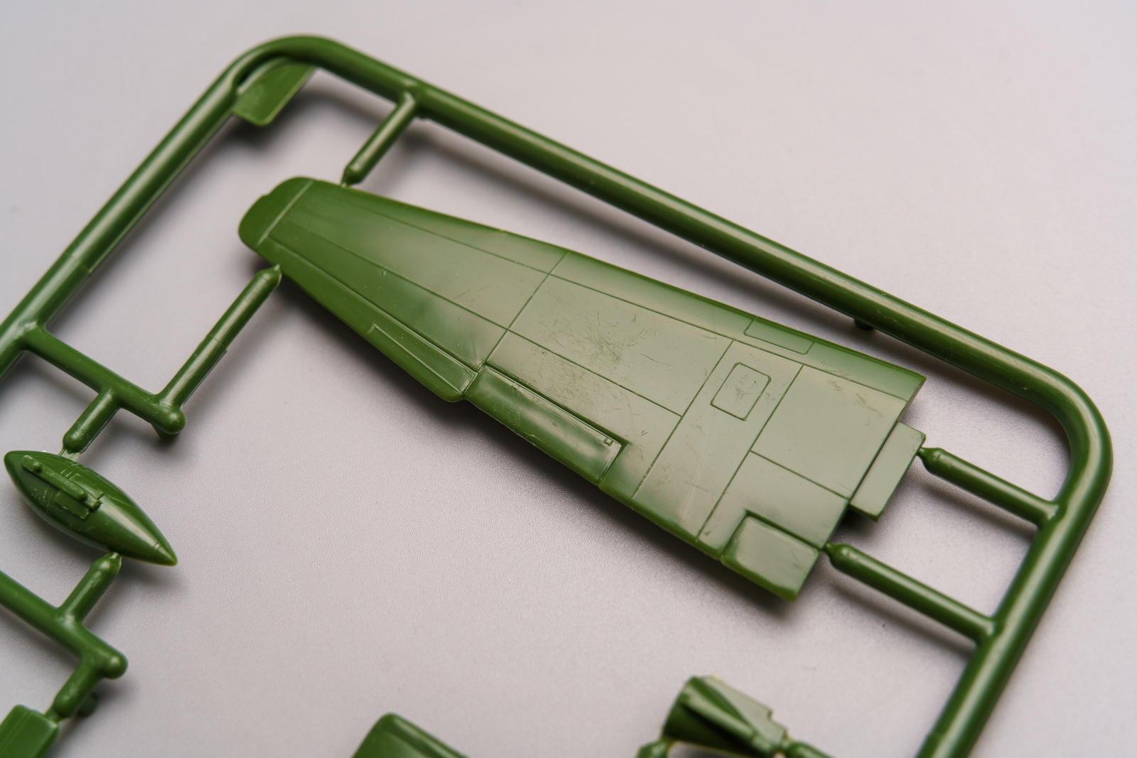 【板件评测】REVELL 1/72 德国阿拉多 AR-234 闪电喷气式轰炸机 H-4162 Arado Blitz 拼装飞机模型