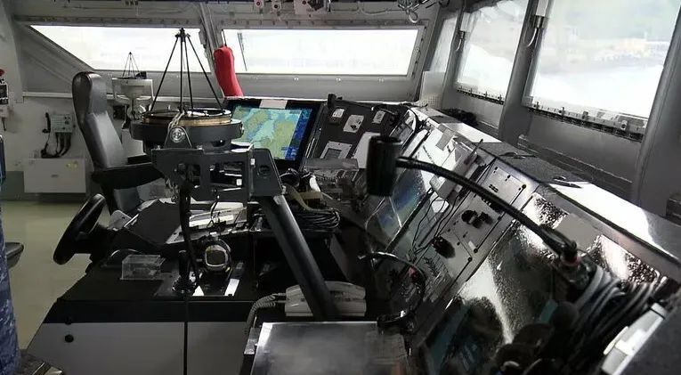 日本海自新护，环形CIC屏幕竟是投影仪？