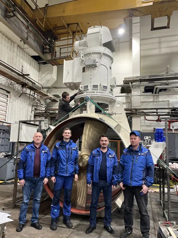 俄军23900级两栖攻击舰曝光 设计挺奇葩