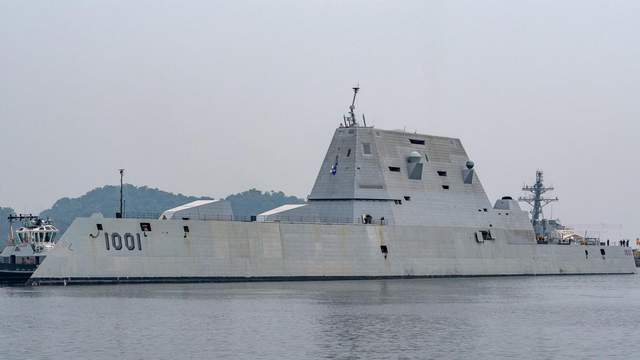 美军科幻战舰效仿中国055大驱 惨被吊打?