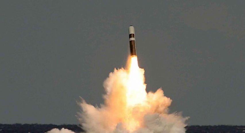 巨浪2是中国“压轴级”武器 属于什么水平?