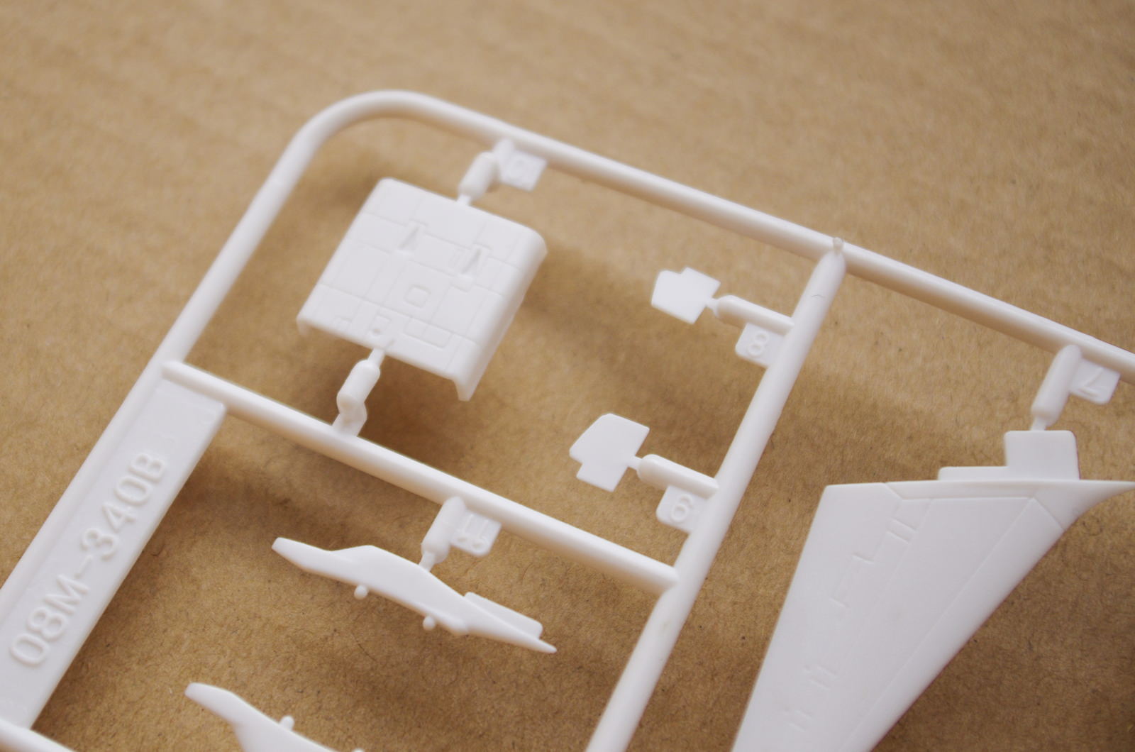 【板件评测】正德福 奇嘉 空中客车 A340-300 中国东方航空 AIRBUS Kitech 08M-341 1/300 拼装客机模型