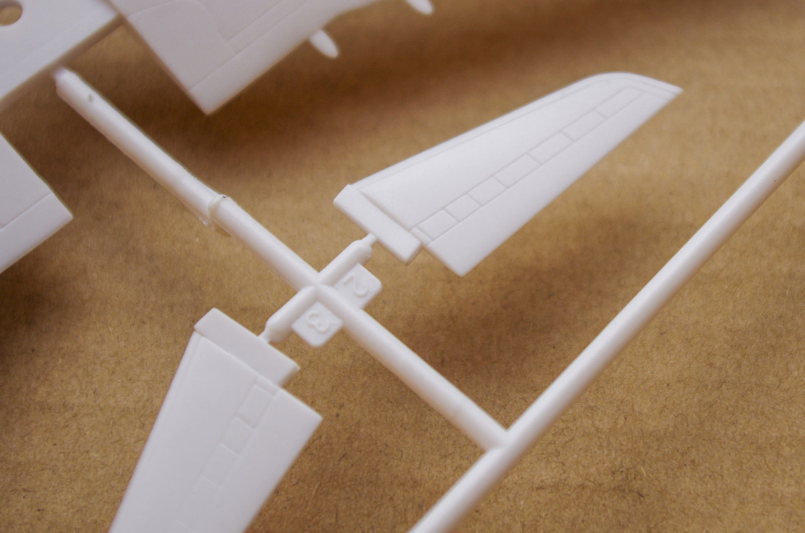 【板件评测】正德福 奇嘉 空中客车 A340-300 中国东方航空 AIRBUS Kitech 08M-341 1/300 拼装客机模型