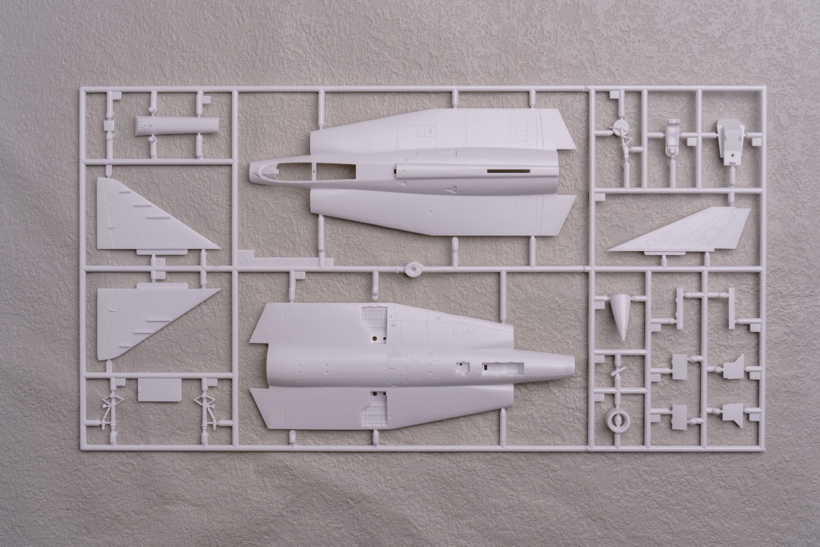 【板件评测】长谷川 萨博 J35F 破里拳 Polimar 飞鹰 Draken SP584 52744 1/72 拼装飞机模型