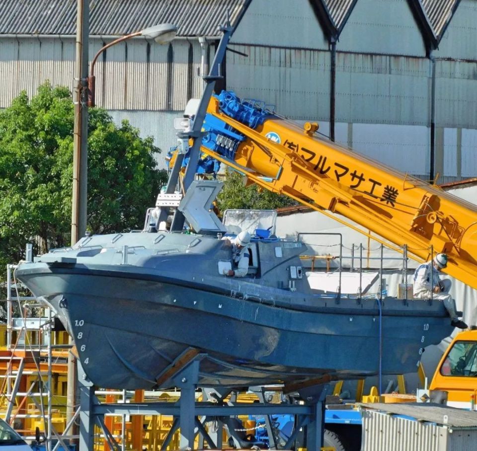 日本海自新护，环形CIC屏幕竟是投影仪？