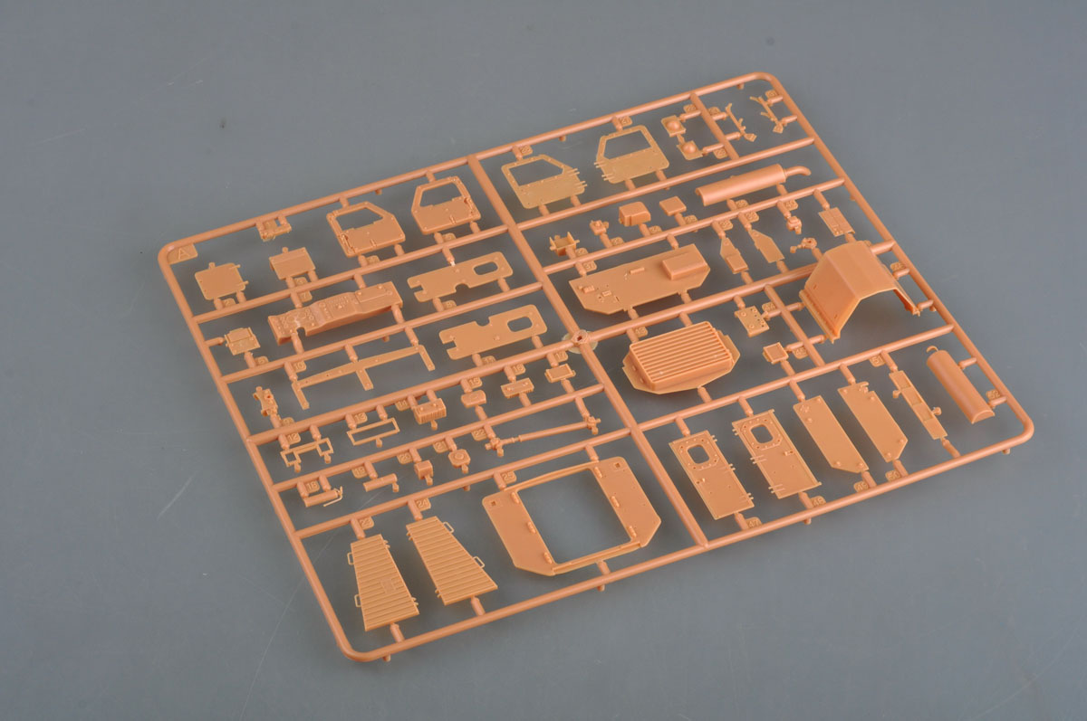 1/35 现代美国美洲狮四轮反地雷防伏击车