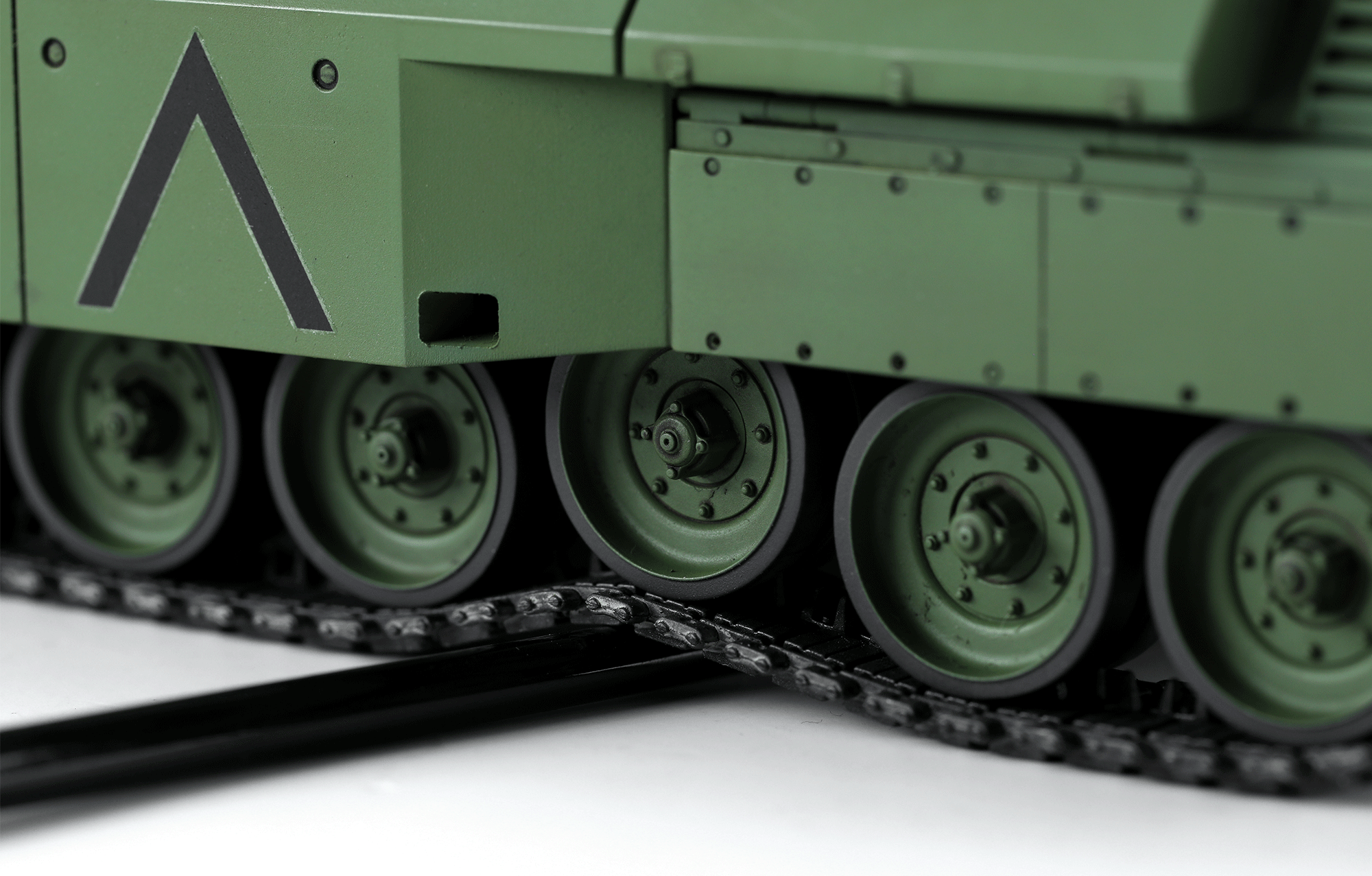 加拿大主战坦克“豹”C2“马克萨斯”及推土铲