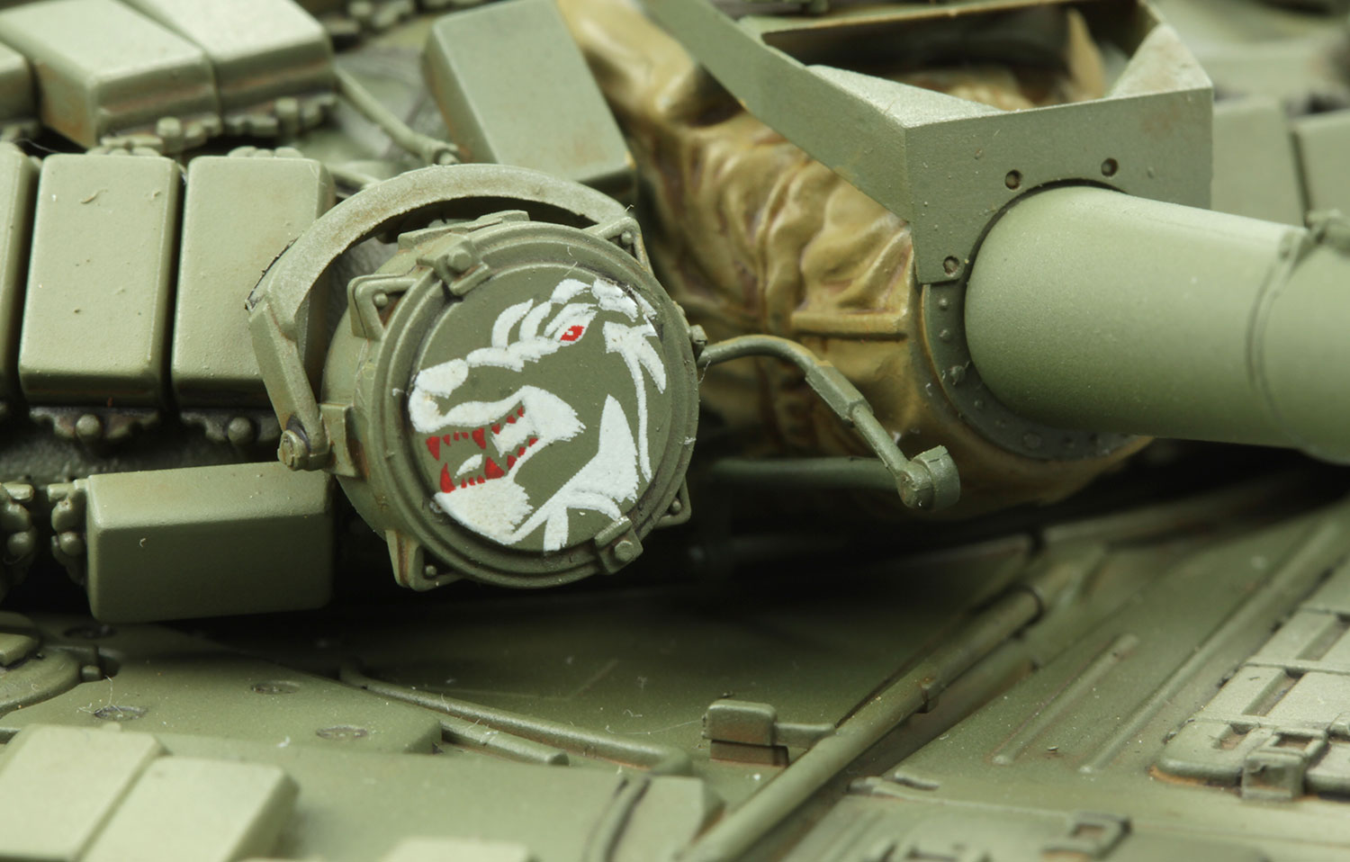 俄罗斯T-72B1主战坦克