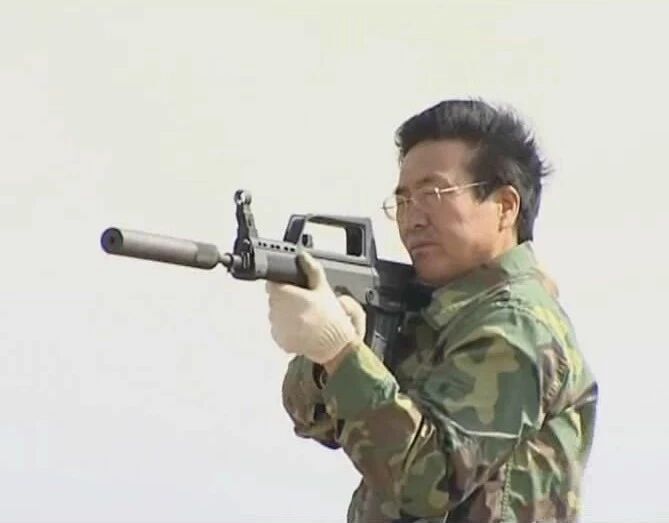 中国步枪安装消音器 对普通士兵有什么用？