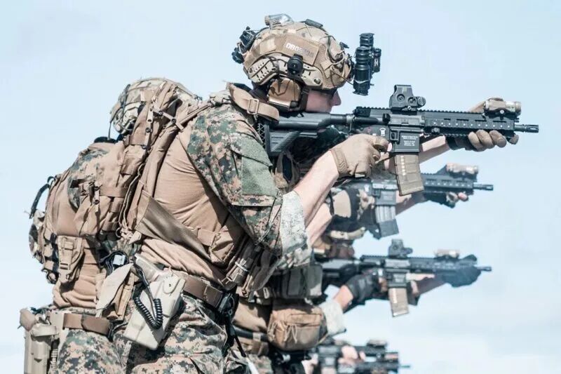 美军海豹与三角洲所用的HK416不同点