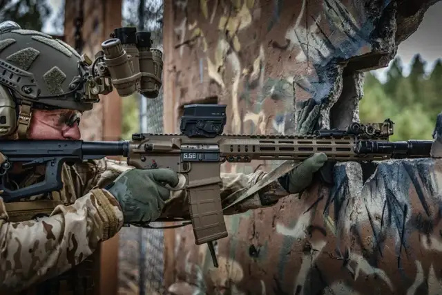 刚淘汰HK416，美国海豹六队又要换新枪？